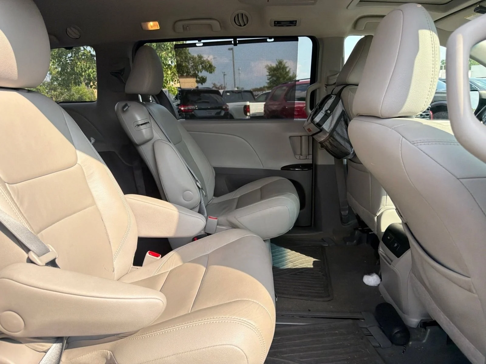 Used 2017 Midnight Black Metallic Toyota XLE Premium image 21