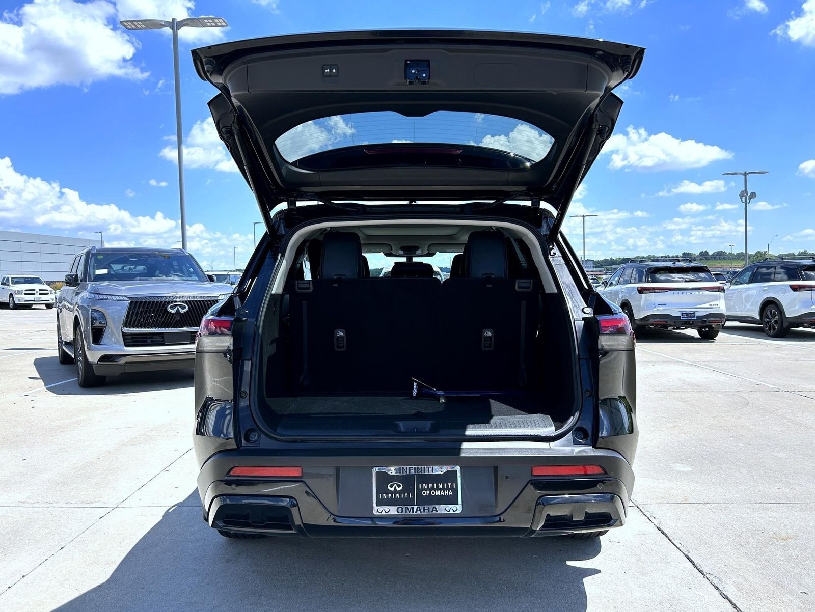 Used 2025 Black INFINITI PURE image 23