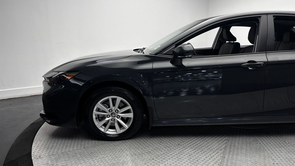 Used 2025  Toyota LE image 5