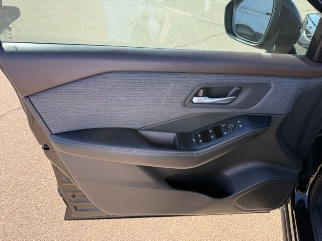 2022 Nissan Rogue SV - Photo 11