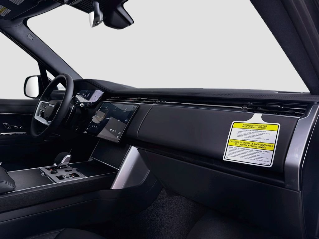 New 2027 Santorini Black Land Rover SE image 31