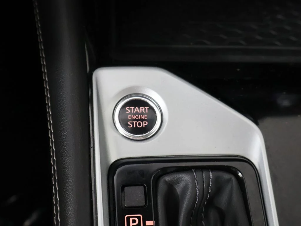 Used 2024 Silver Nissan 2.5 SL image 38