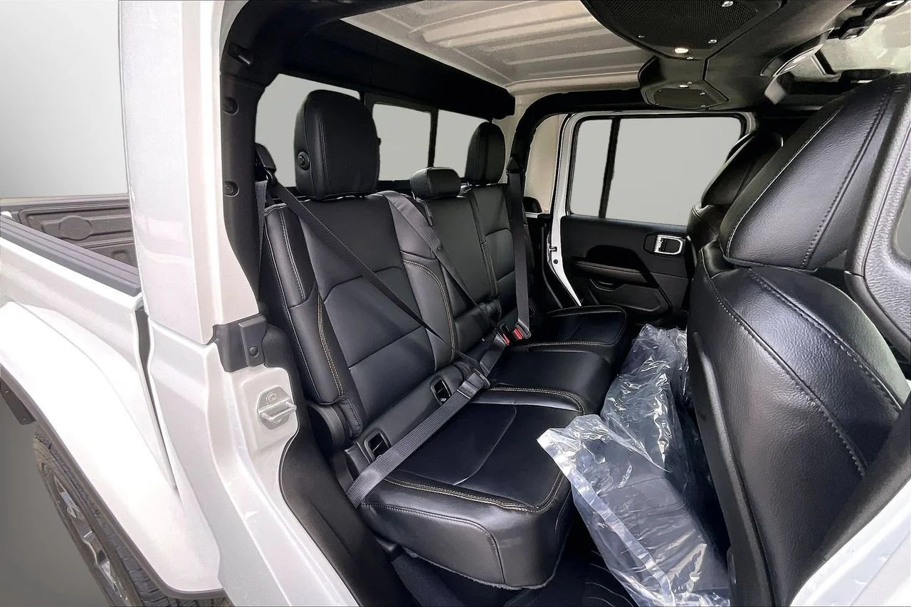 New 2026 Bright White Clearcoat Jeep Sahara image 17