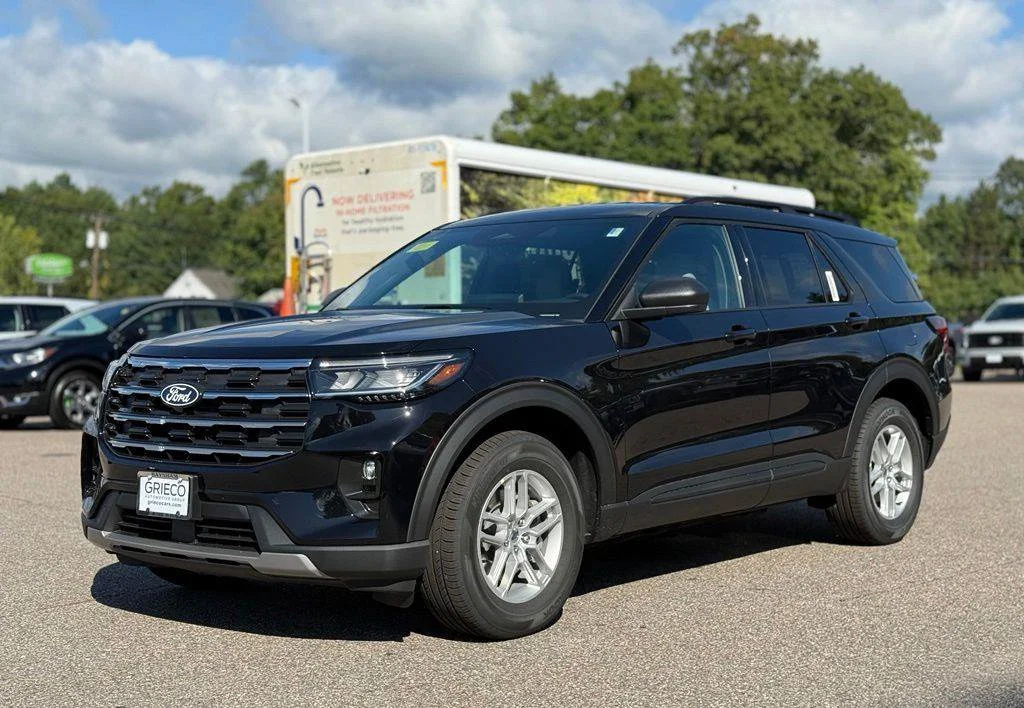 New 2027 Agate Black Metallic Ford Active image 10