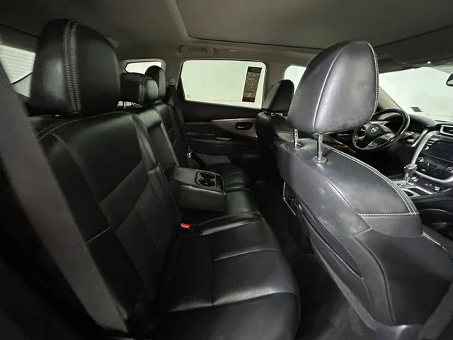 Used 2018 White Nissan Platinum image 17