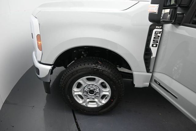 New 2026 Avalanche Ford F-250® XLT image 9