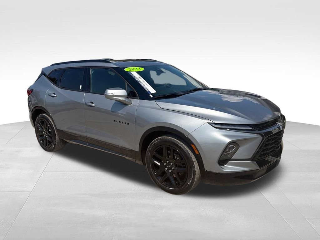 Used 2024 Gray Chevrolet RS image 7