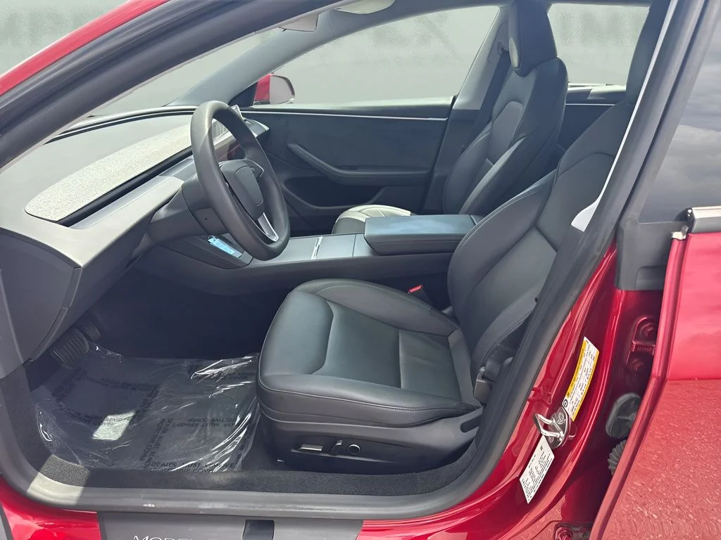 Used 2024  Tesla Long Range image 9