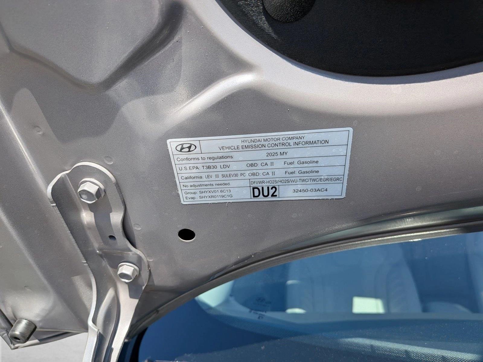 Used 2025 Fluid Metal Hyundai Limited image 24