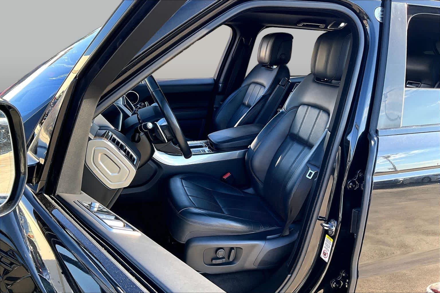 Used 2020 Santorini Black Metallic Land Rover HSE Dynamic image 7