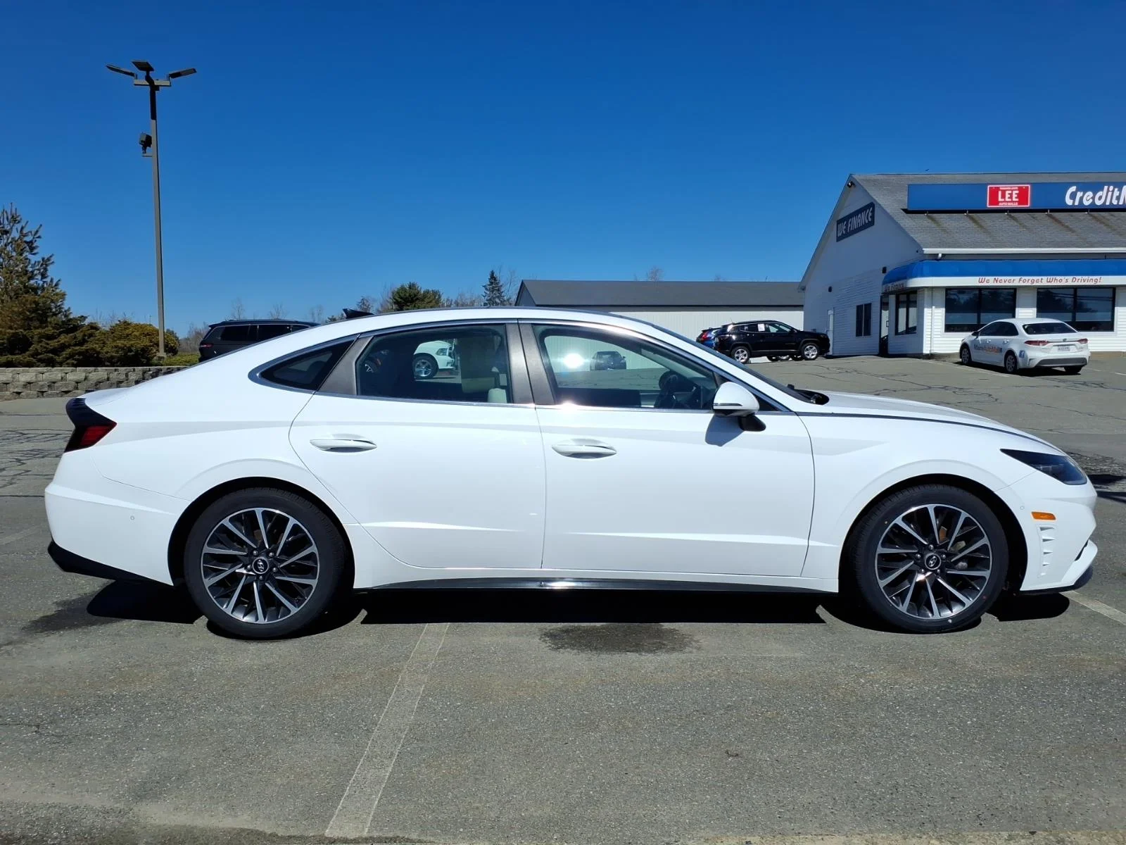 Used 2023 White Hyundai Limited image 5