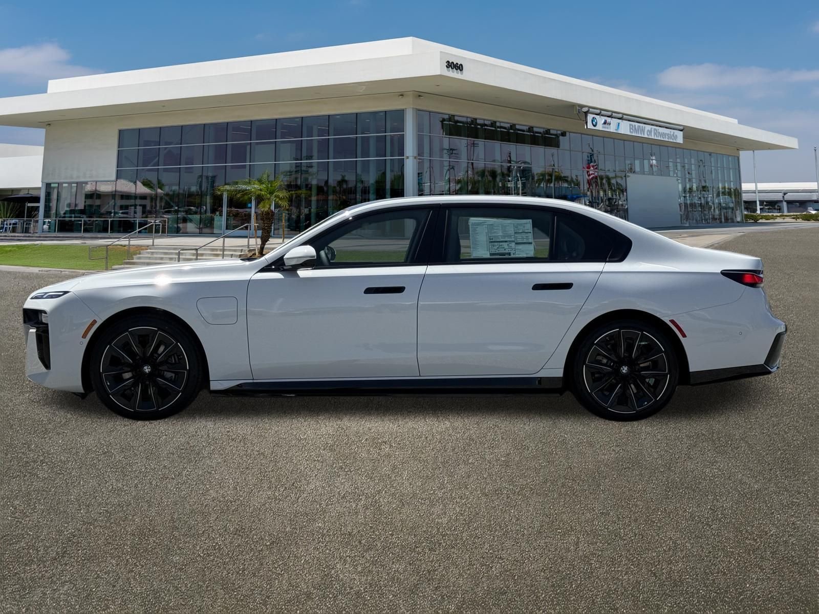 New 2026 Alpine White BMW 750e xDrive image 6
