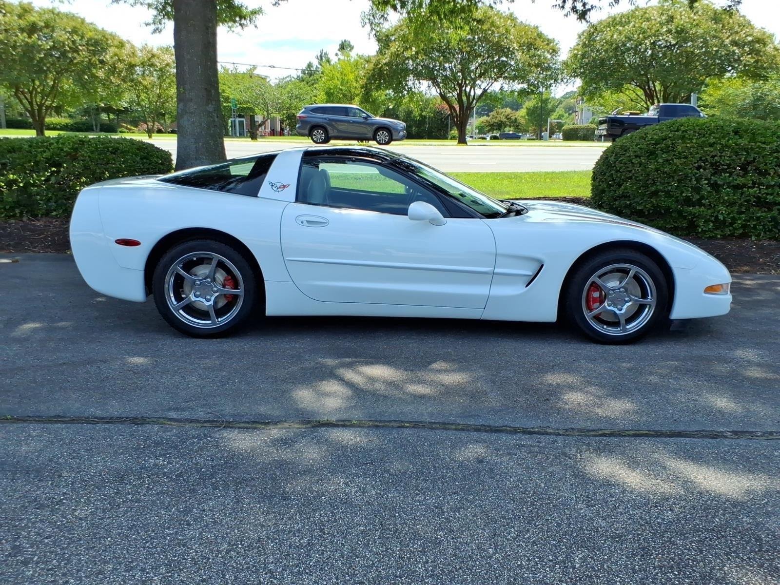 Used 1997 Arctic White Chevrolet  image 6