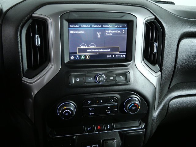 Used 2022 White Chevrolet Custom image 22