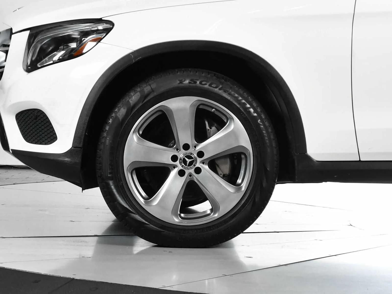 Used 2019 Polar White Mercedes-Benz GLC 300 image 11