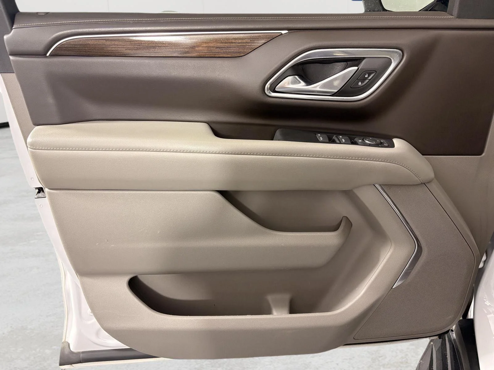 Used 2022 Summit White GMC SLE image 14