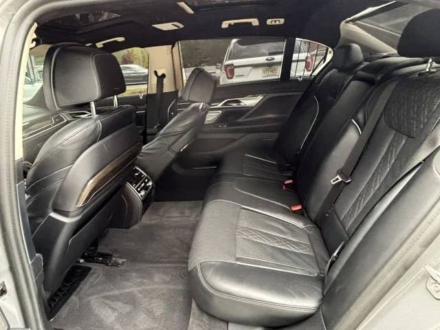Used 2022 Dravit Grey Metallic BMW 740i xDrive ~PREMIUM & EXECUTIVE PACKAGE !! image 15