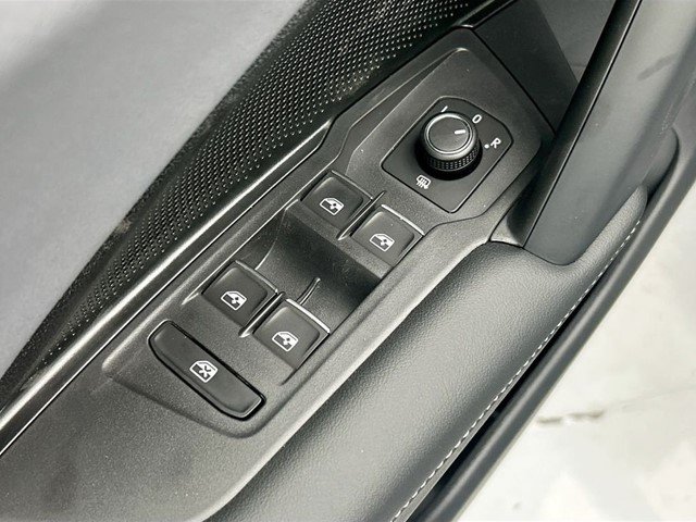 New 2026 Platinum Gray Metallic Volkswagen 2.0T SE R-Line Black image 21