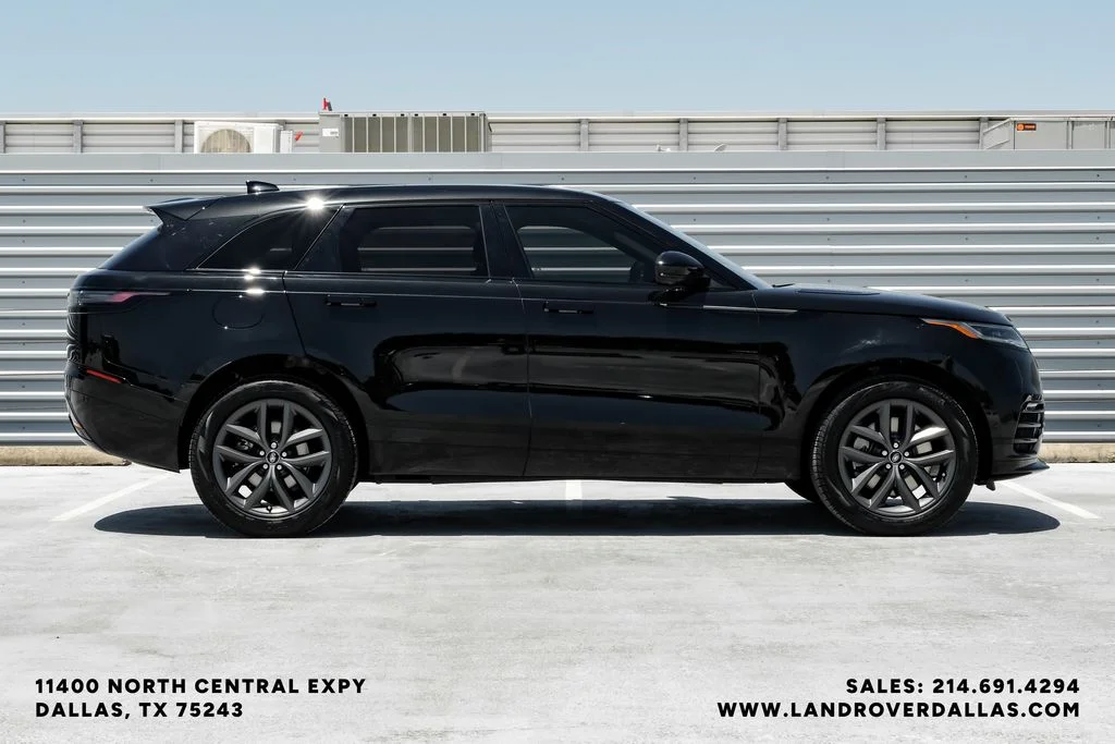 Used 2026 Black Land Rover Dynamic SE image 5