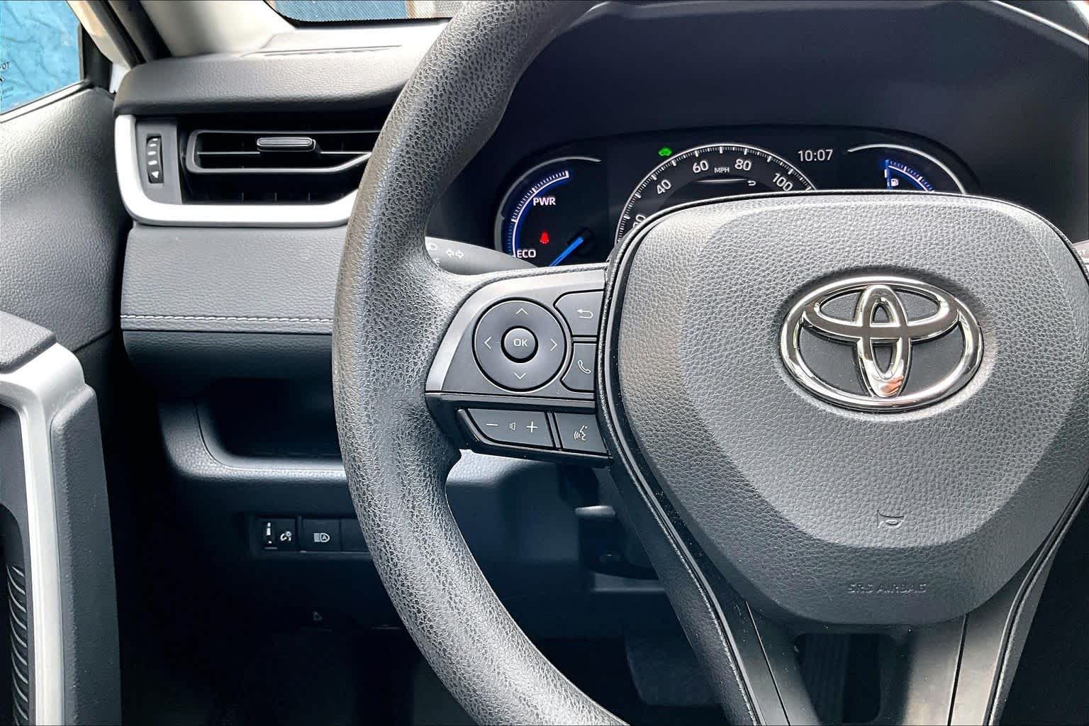 Certified Used 2025 Ice Cap Toyota Hybrid XLE image 24