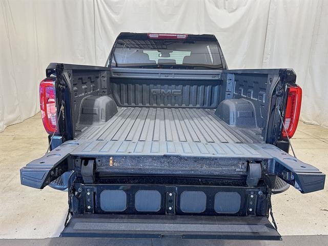 Used 2026 Onyx Black GMC SLT image 24