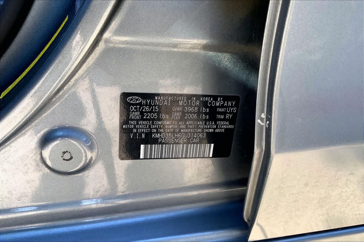 Used 2016 Galactic Gray Hyundai  image 34