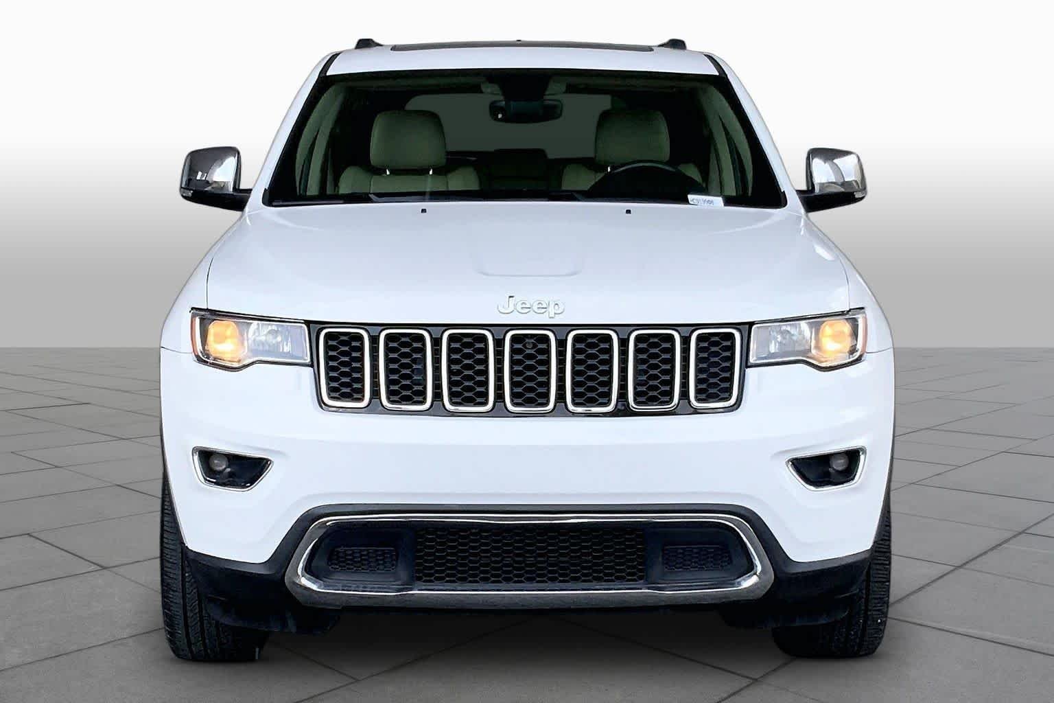 Used 2017 Bright White Clearcoat Jeep Limited image 4