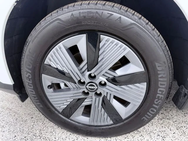 Used 2025 White Nissan SL image 13