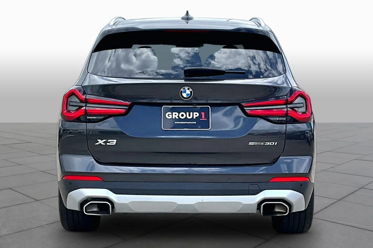 Used 2024 Dark Graphite Metallic BMW sDrive30i image 5