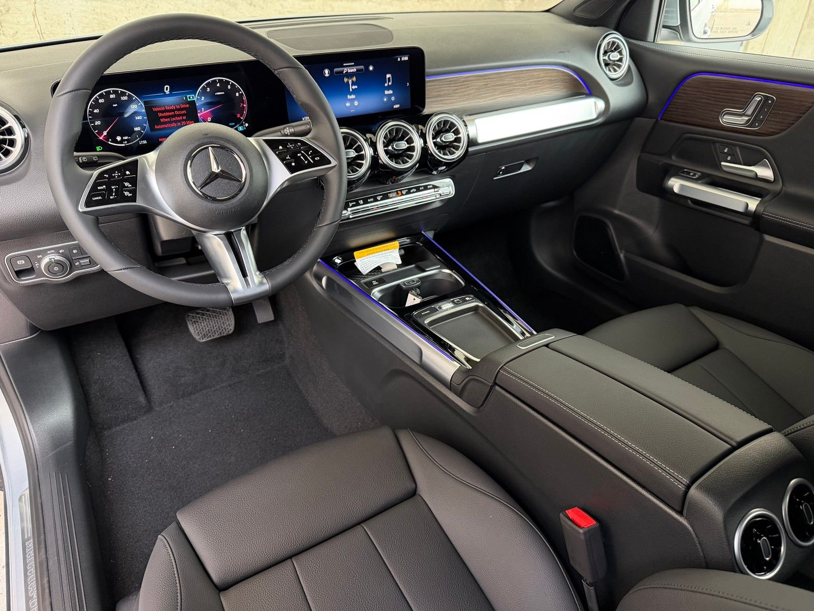 Used 2026 Silver Mercedes-Benz GLB 250 image 7