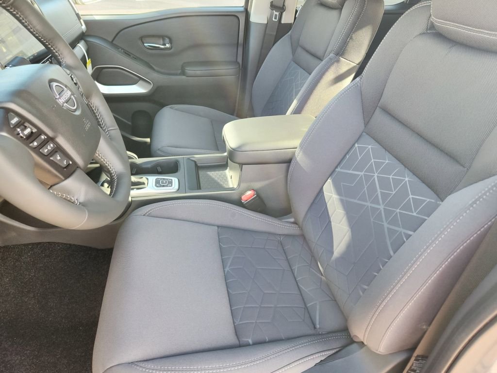 2026 Nissan Frontier SV - Photo 9