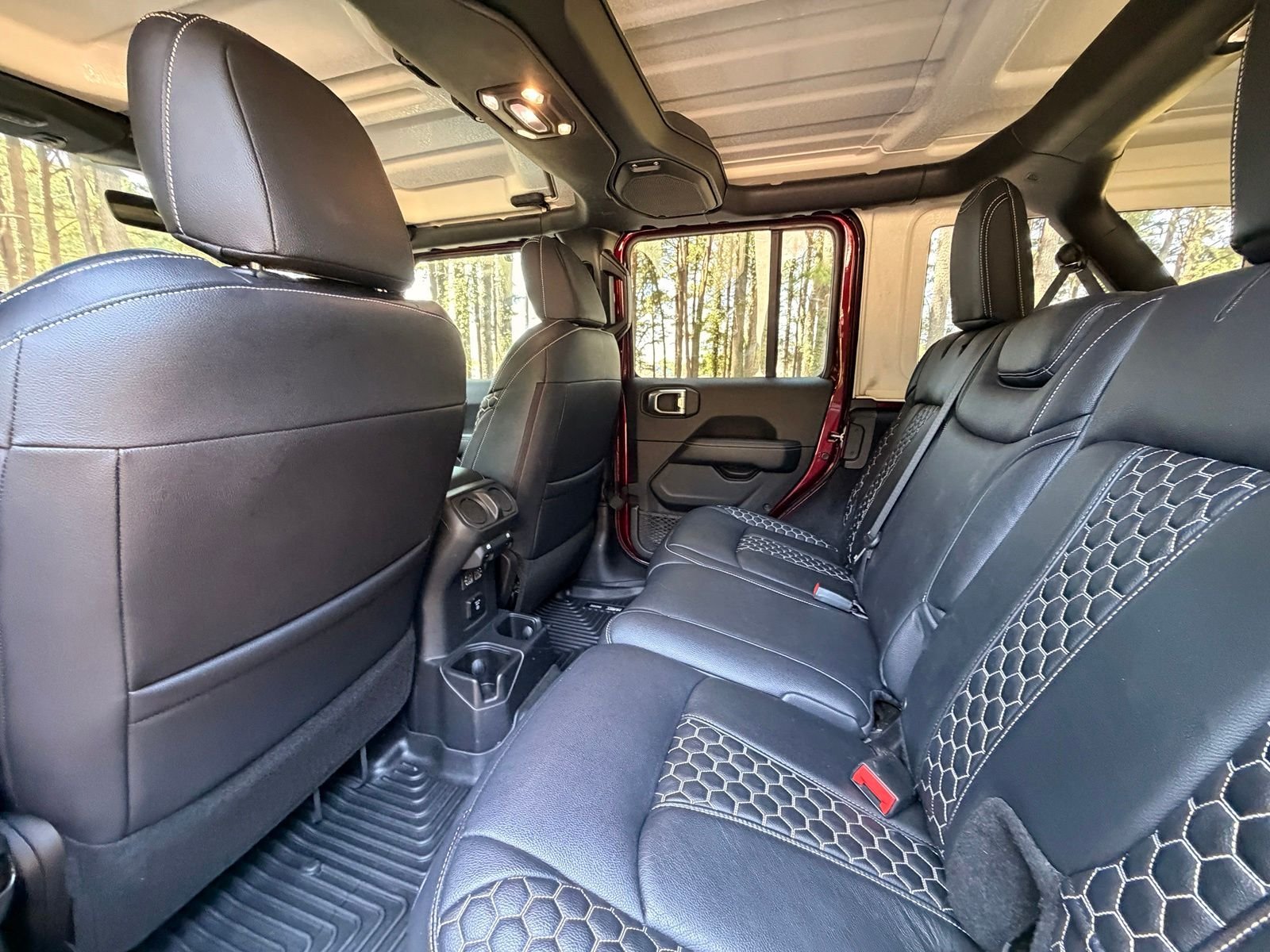 Used 2022 Snazzberry Pearlcoat Jeep Unlimited Sahara image 15