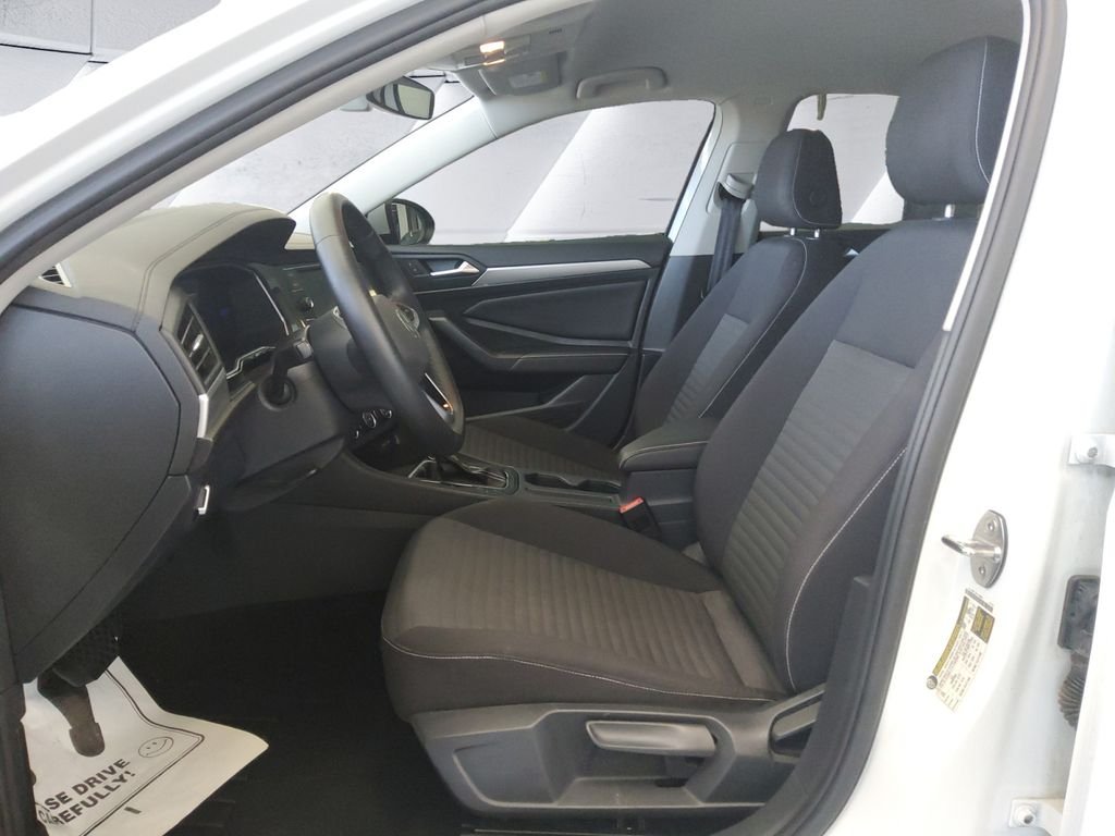 Used 2024 White Volkswagen 1.5T S image 7