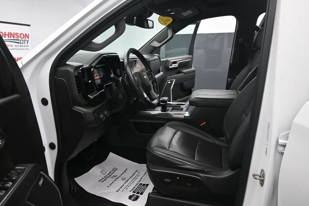 Used 2023 White Chevrolet LTZ image 17