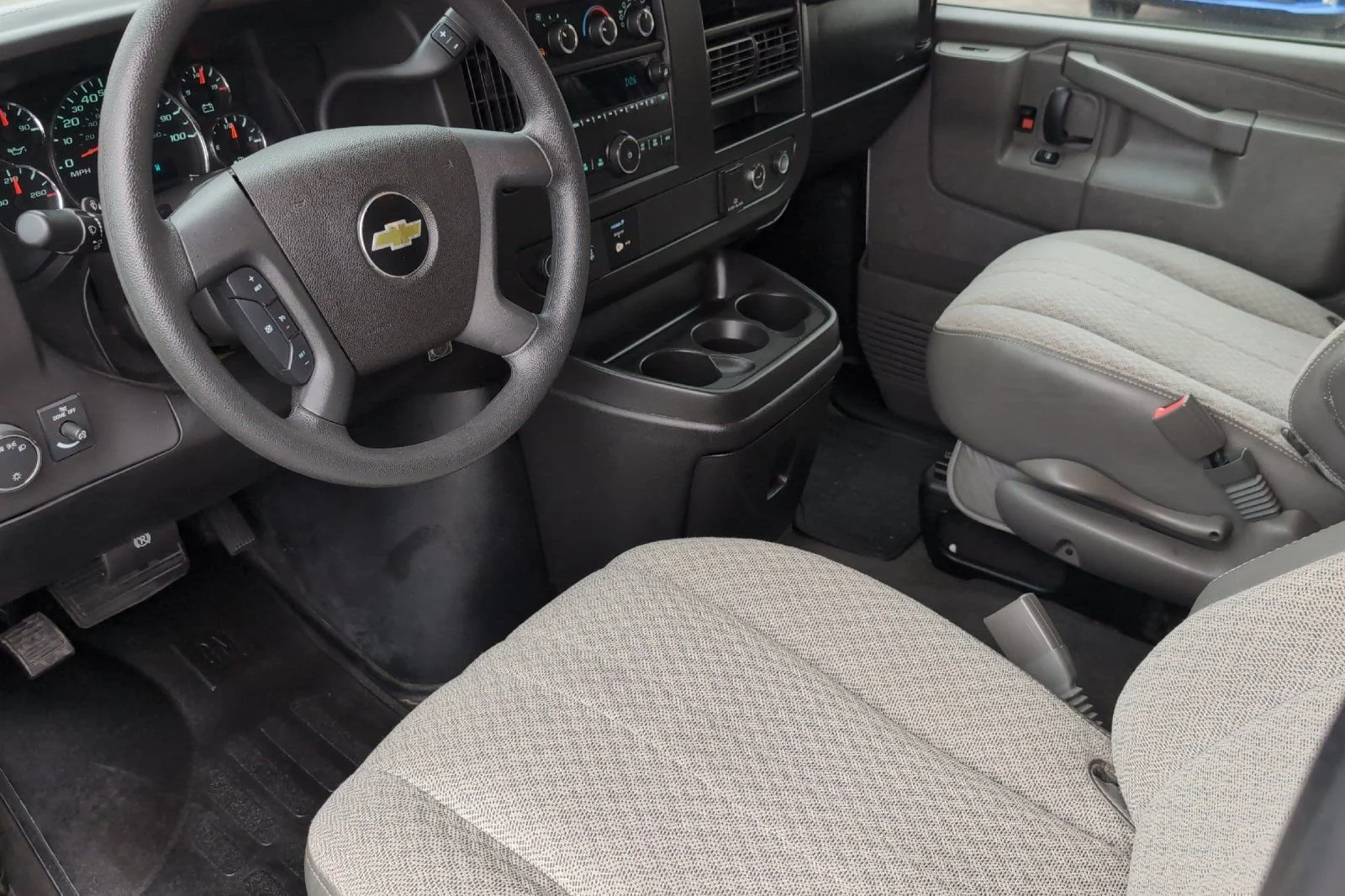 Used 2017 SUMMIT WHITE Chevrolet LT image 11