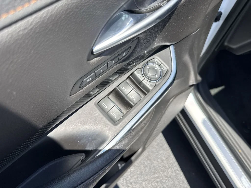 Used 2019 White Cadillac Sport image 13
