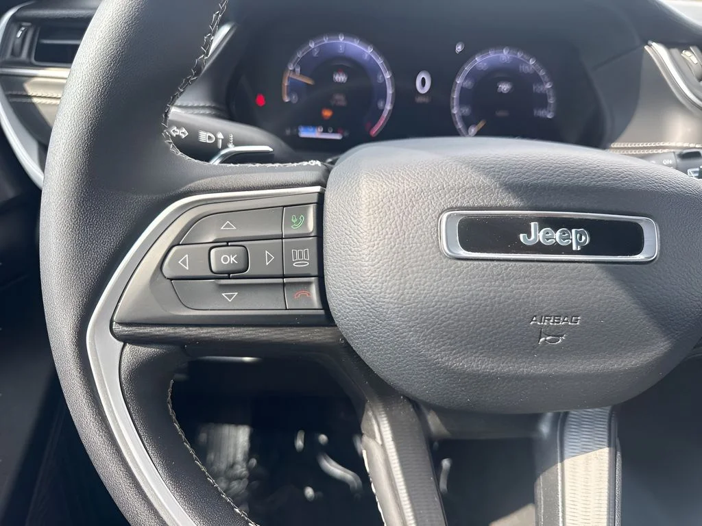 Used 2024 Silver Jeep Altitude X image 15