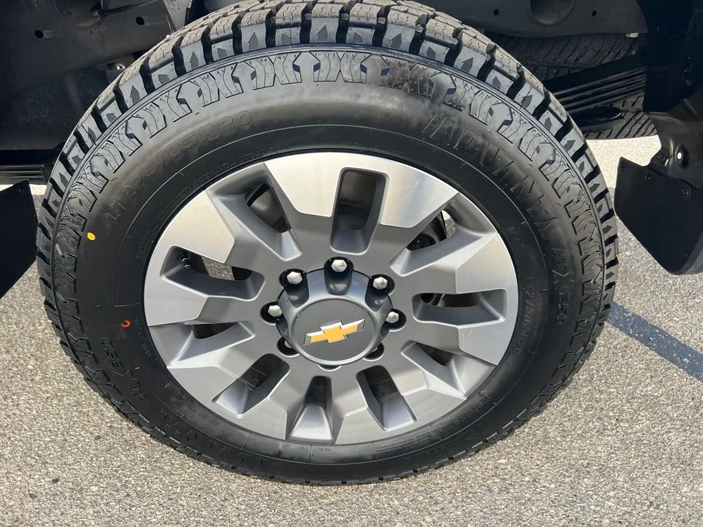 Used 2024 Black Chevrolet Custom image 31