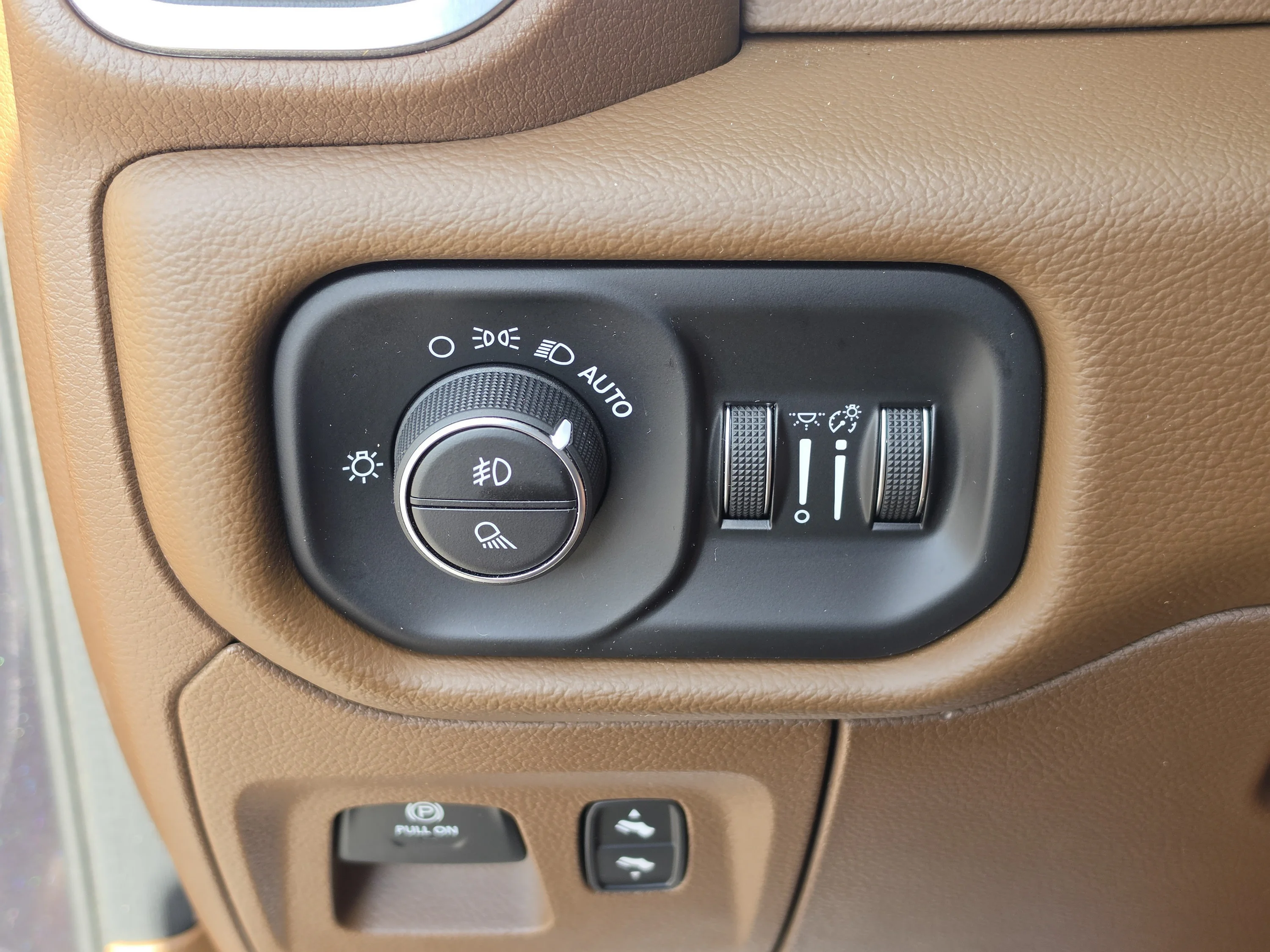 Used 2019 Maximum Steel Metallic Clearcoat Ram Laramie image 32