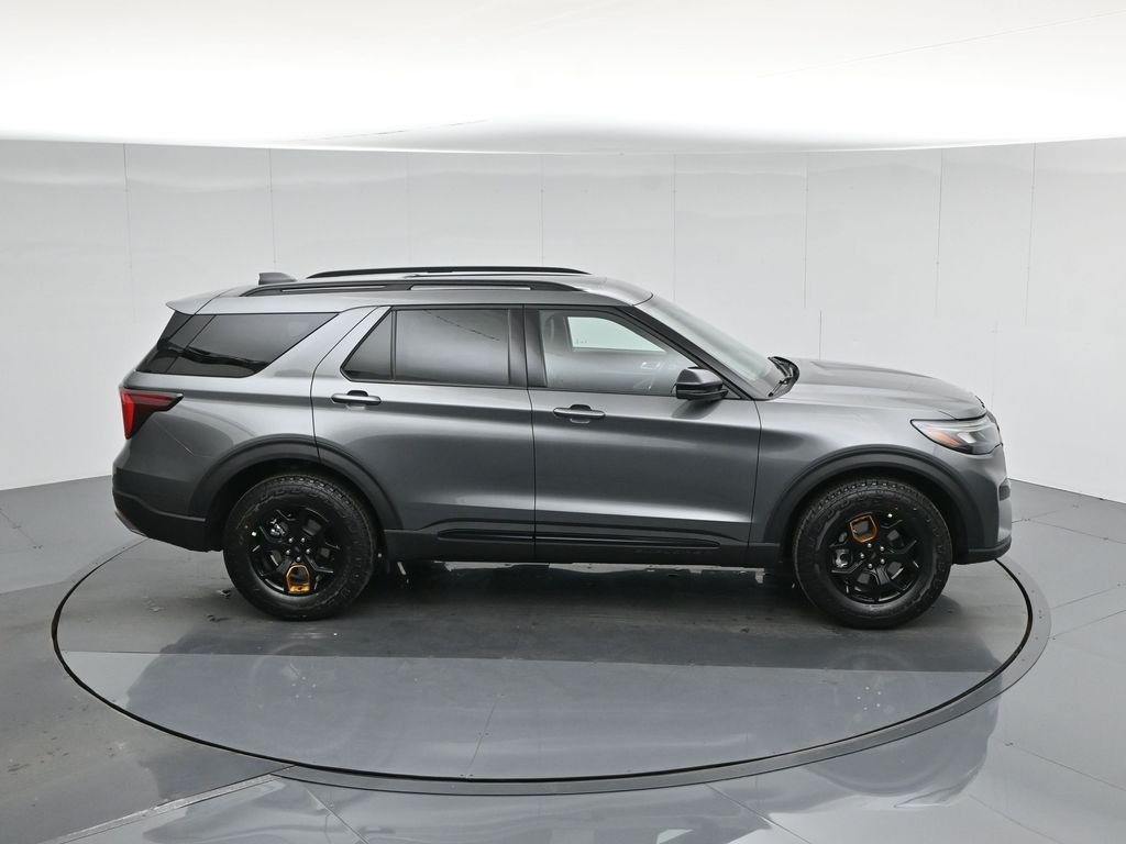 New 2026 Carbonized Gray Metallic Ford Tremor image 46