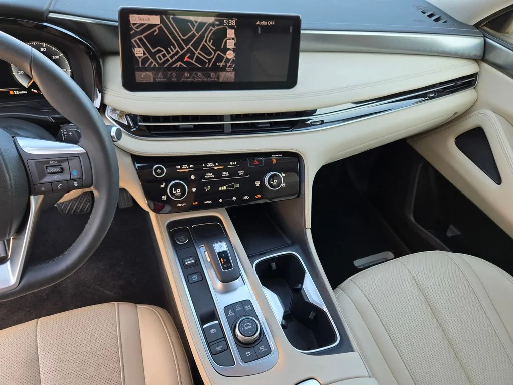 Used 2023 Majestic INFINITI LUXE image 22