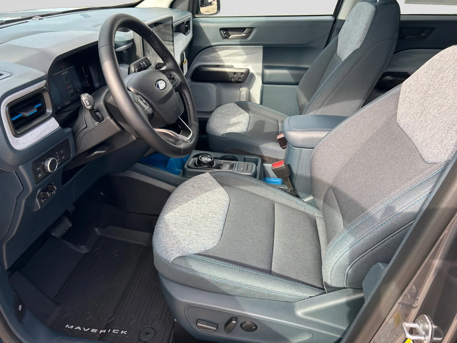 New 2026 Carbonized Grey Metallic Ford XLT image 13