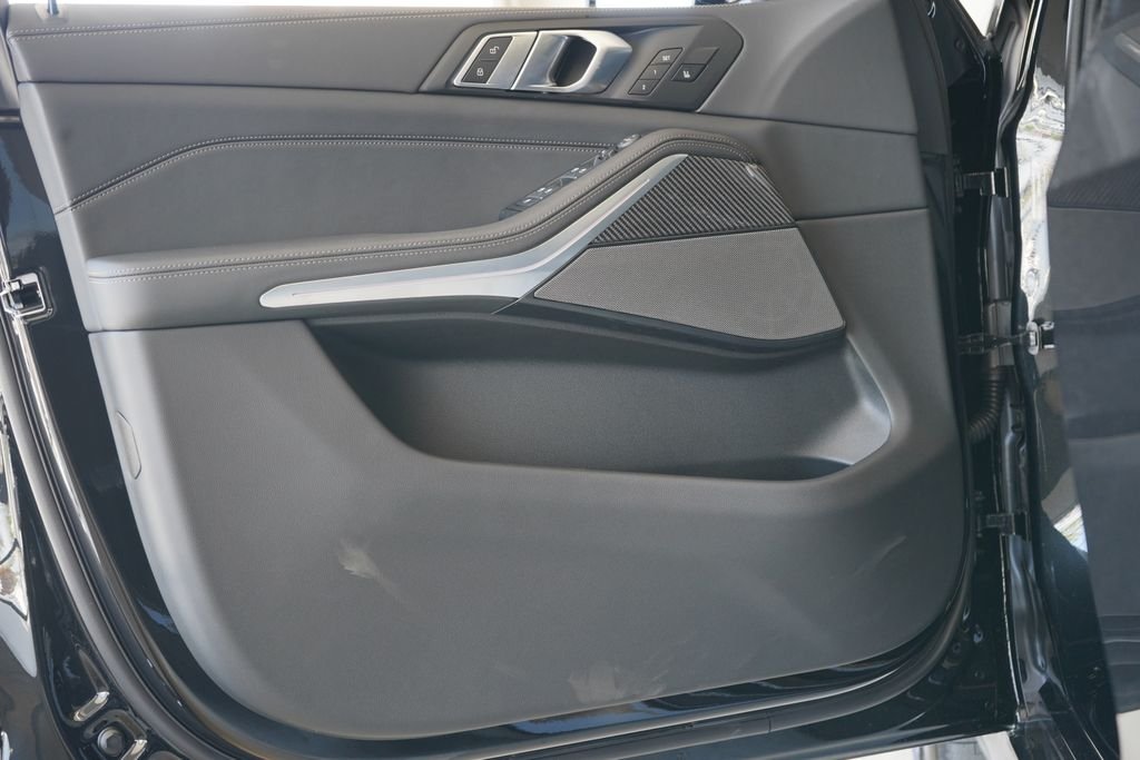 Used 2026 Black Sapphire Metallic BMW M60i image 10