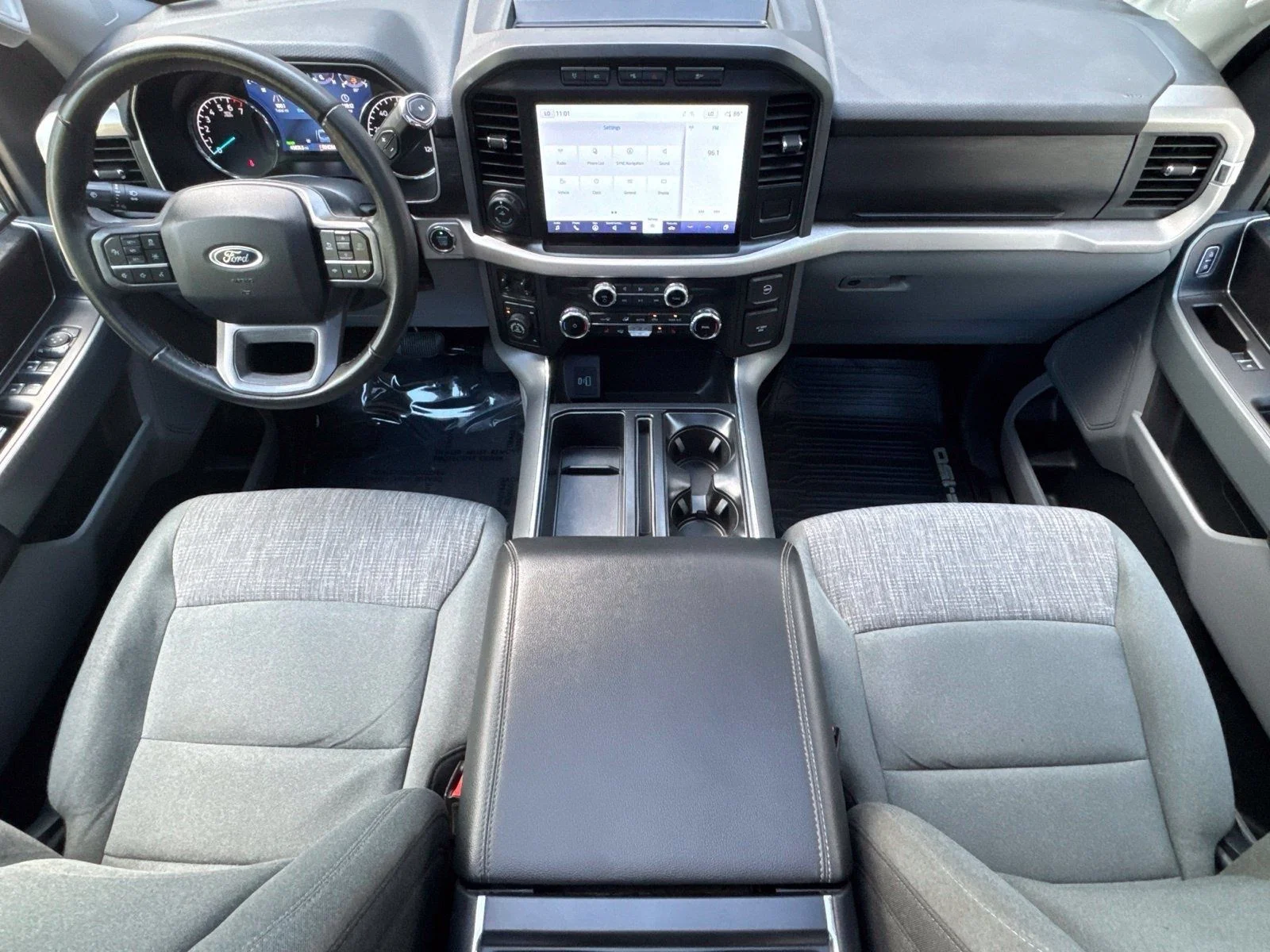 Certified Used 2023 Iconic Silver Metallic Ford XLT image 4