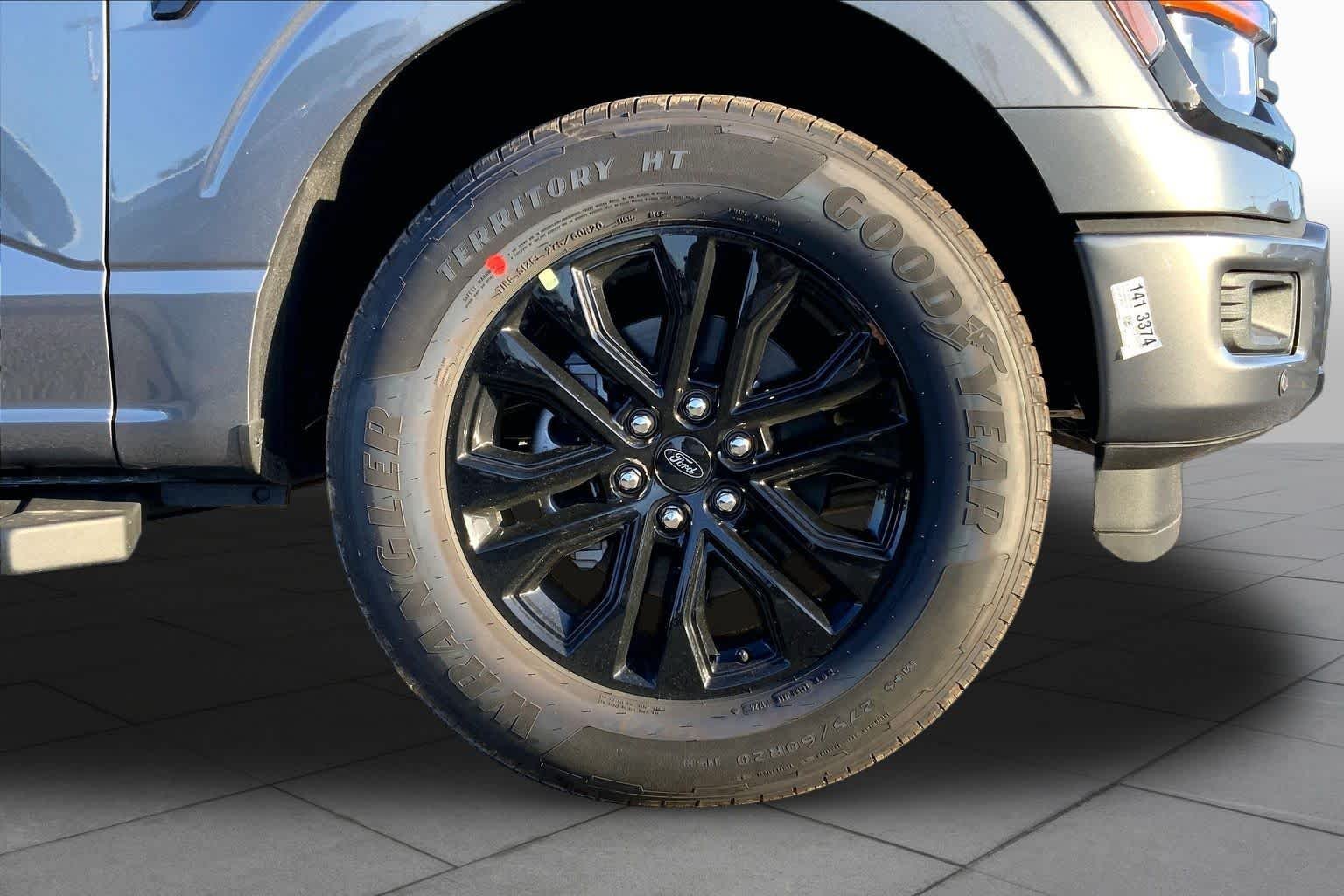 New 2026 Carbonized Gray Metallic Ford XLT image 8