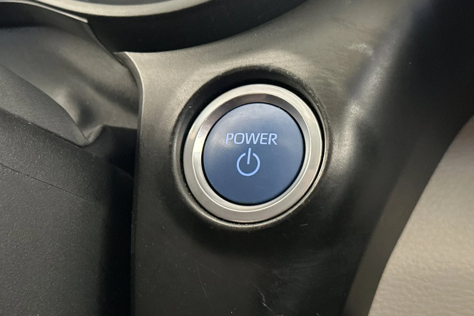 Used 2022 CELESTIAL SILVER MET Toyota XLE image 23