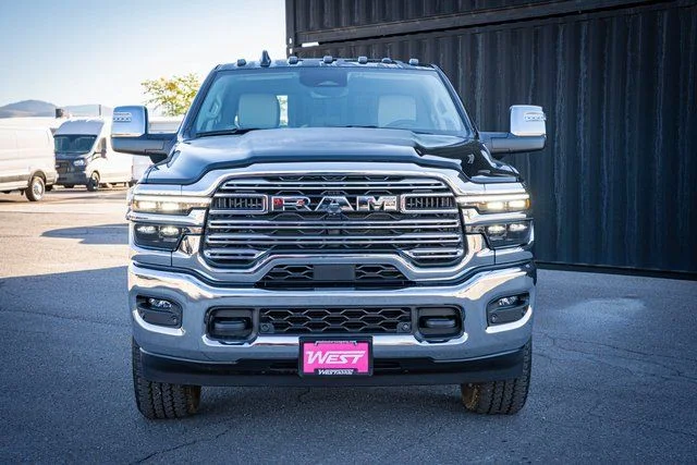 2026 RAM 3500 Laramie - Photo 3