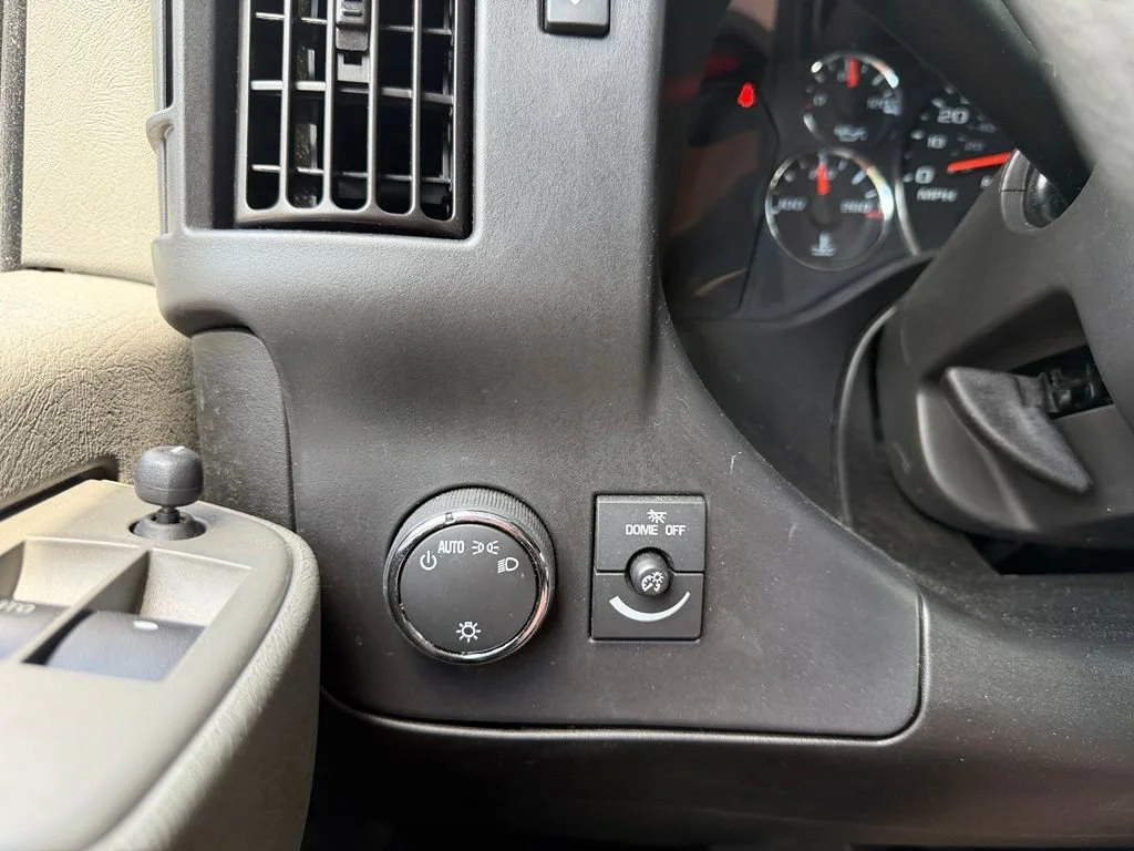 Used 2024 Summit White Chevrolet WT image 31