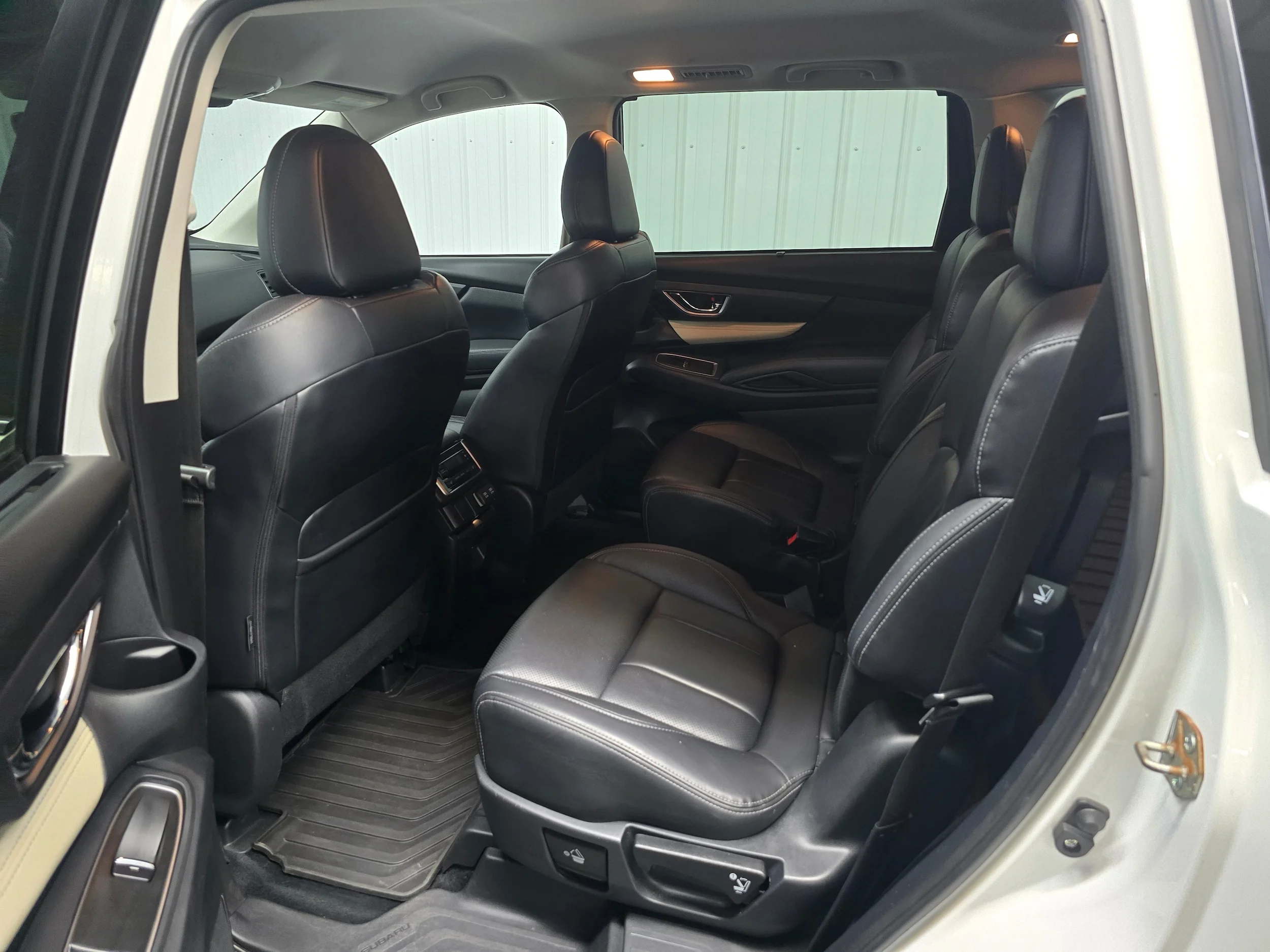 Used 2019 Crystal White Pearl Subaru Limited 7-Passenger image 17