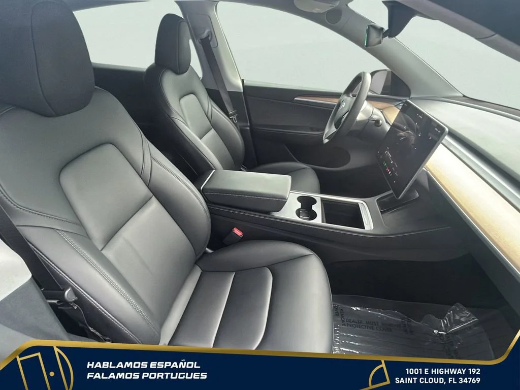 Used 2024  Tesla Long Range image 21